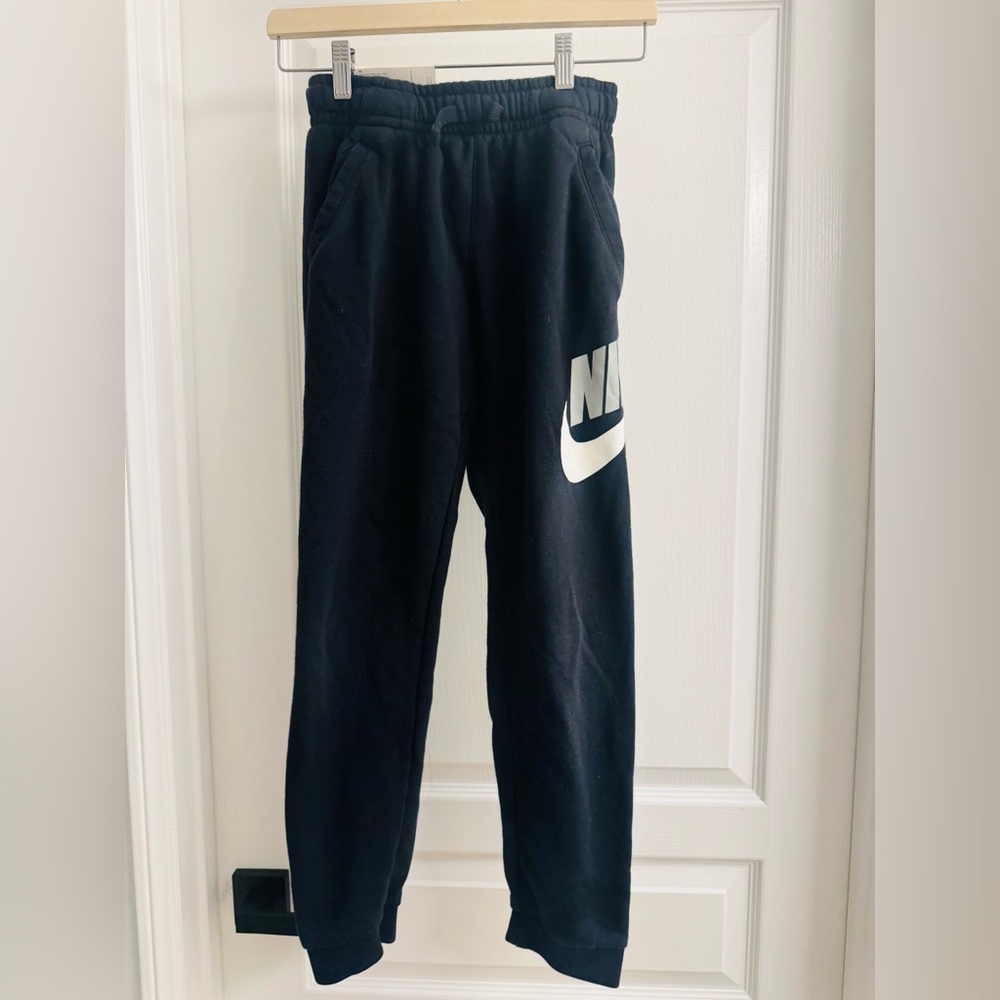 Nike Kids Black Jogger Sweats - kids Size L